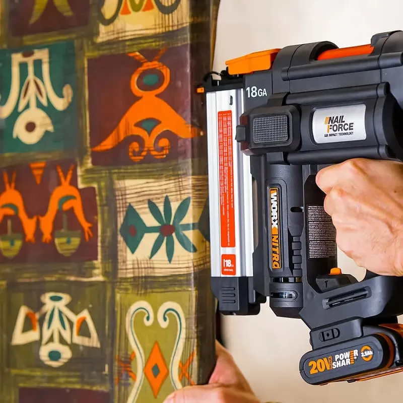 Гвоздезабивной пистолет WORX WX842 20V бесщеточный аккумуляторный — детальное фото