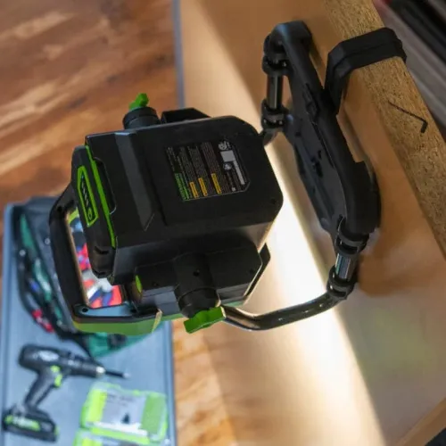 LED-прожектор Greenworks G82WLH 82V/220V 3504007 (1250/2500 лм) с гибридным питанием — детальное фото